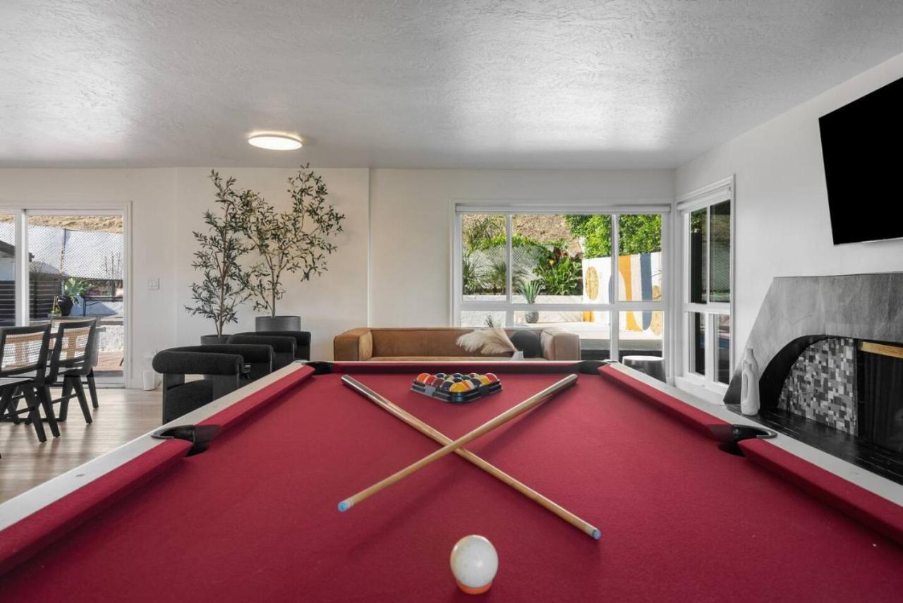 2-story Sanctuary - Spacious Hot Tub - Billiards